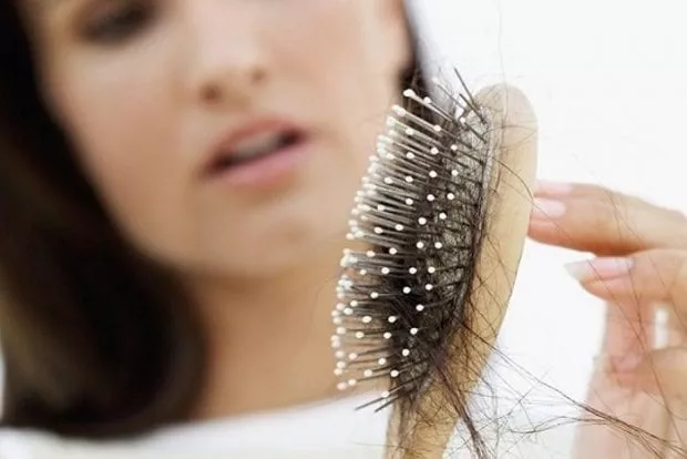 Perioden des Haarausfalls bei Frauen