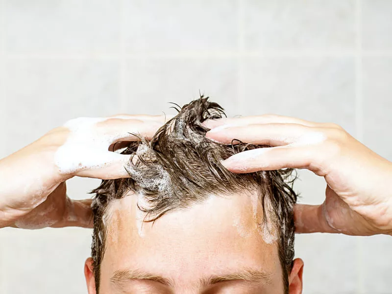 Stoppen Sie Haarausfall mit Anti-Haarausfall-Shampoo